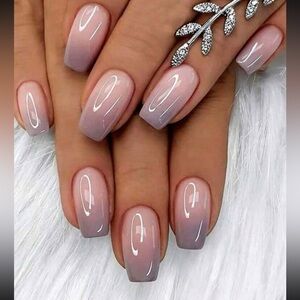 Ombre Press On Nail Set NEW 🏷️